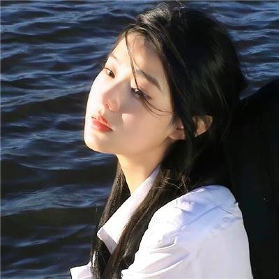 在那河畔青草青